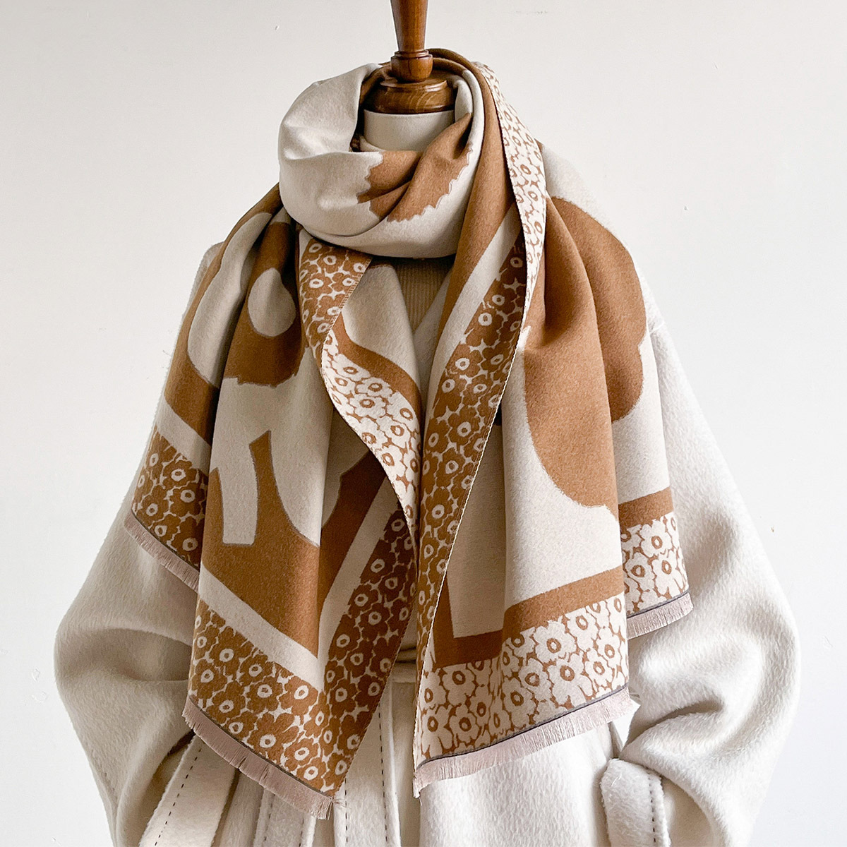 Scarf Women Large Flower Jacqu - Cashmere Scarf recension och pris